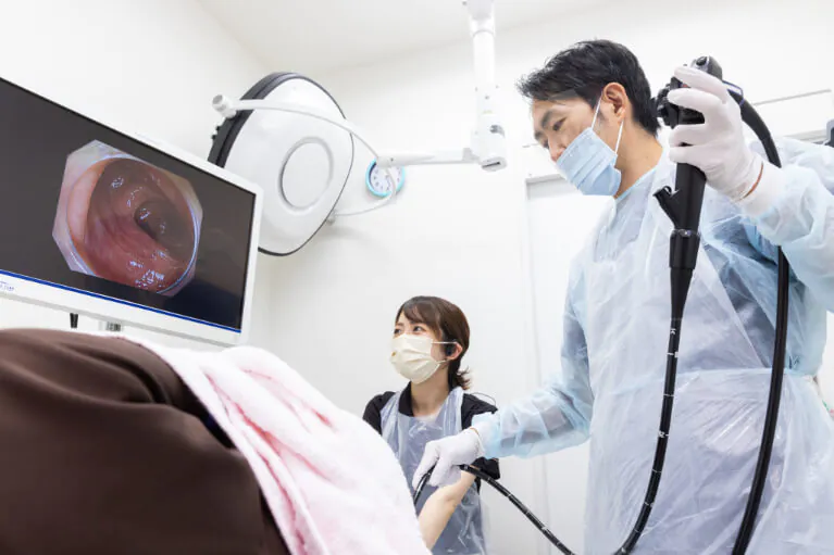 日本消化器外科学会/日本消化器内視鏡学会の指導医・専門医を持つ医師が複数在籍